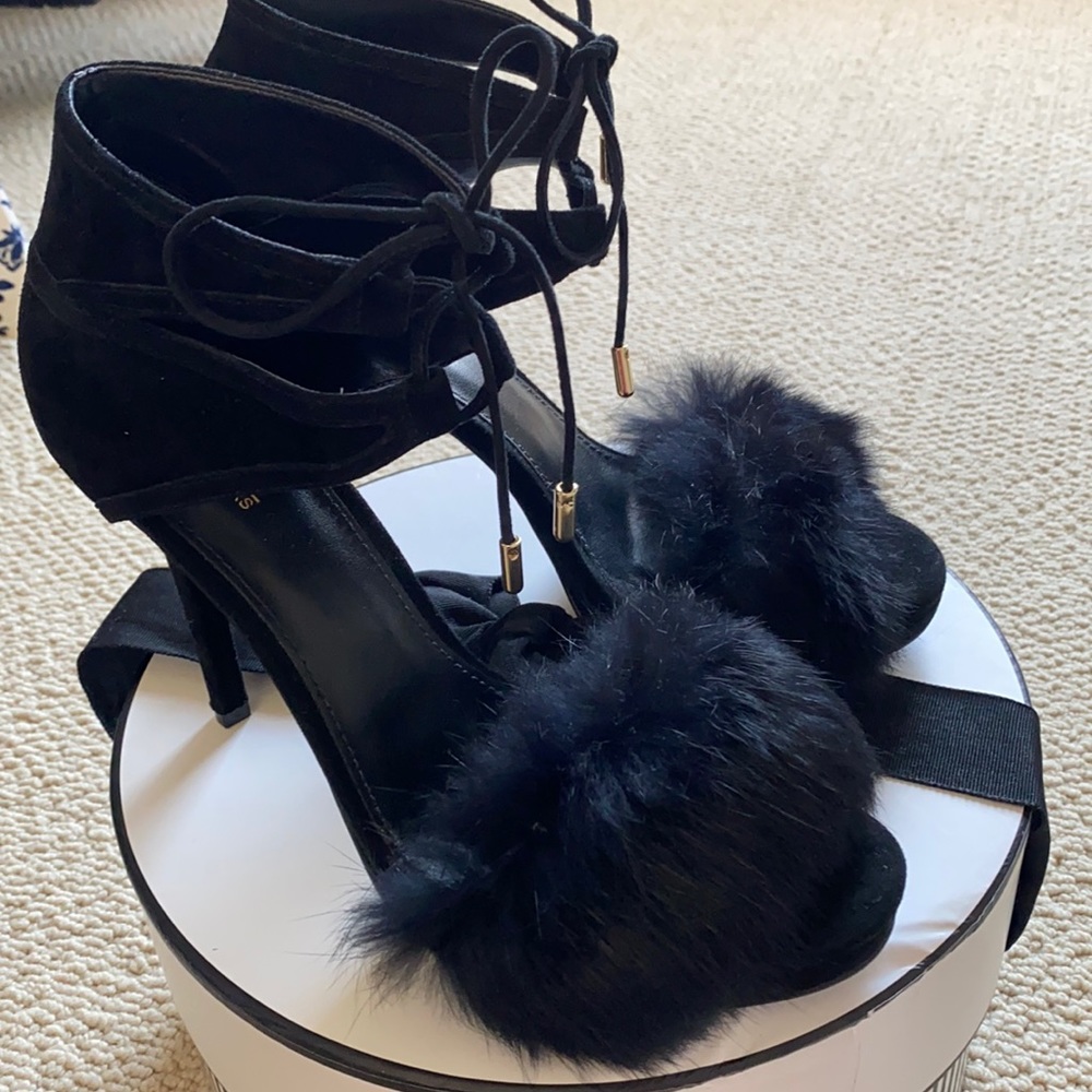 Michael Kors Womens Remi Open Toe  Strappy Sandals